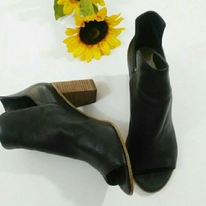 Steve Madden Nello Women Peep Toe Heel